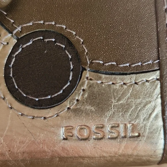 Fossil gold colored genuine leather wallet - Picture 2 of 12